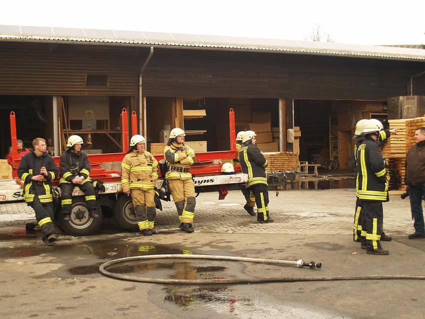 Grossbrand Holzlager Siegburg Industriestr P289.JPG